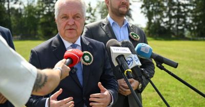 Resort przygotował już projekt ws. przedłużenia zakazu sprzedaży ziemi rolnej